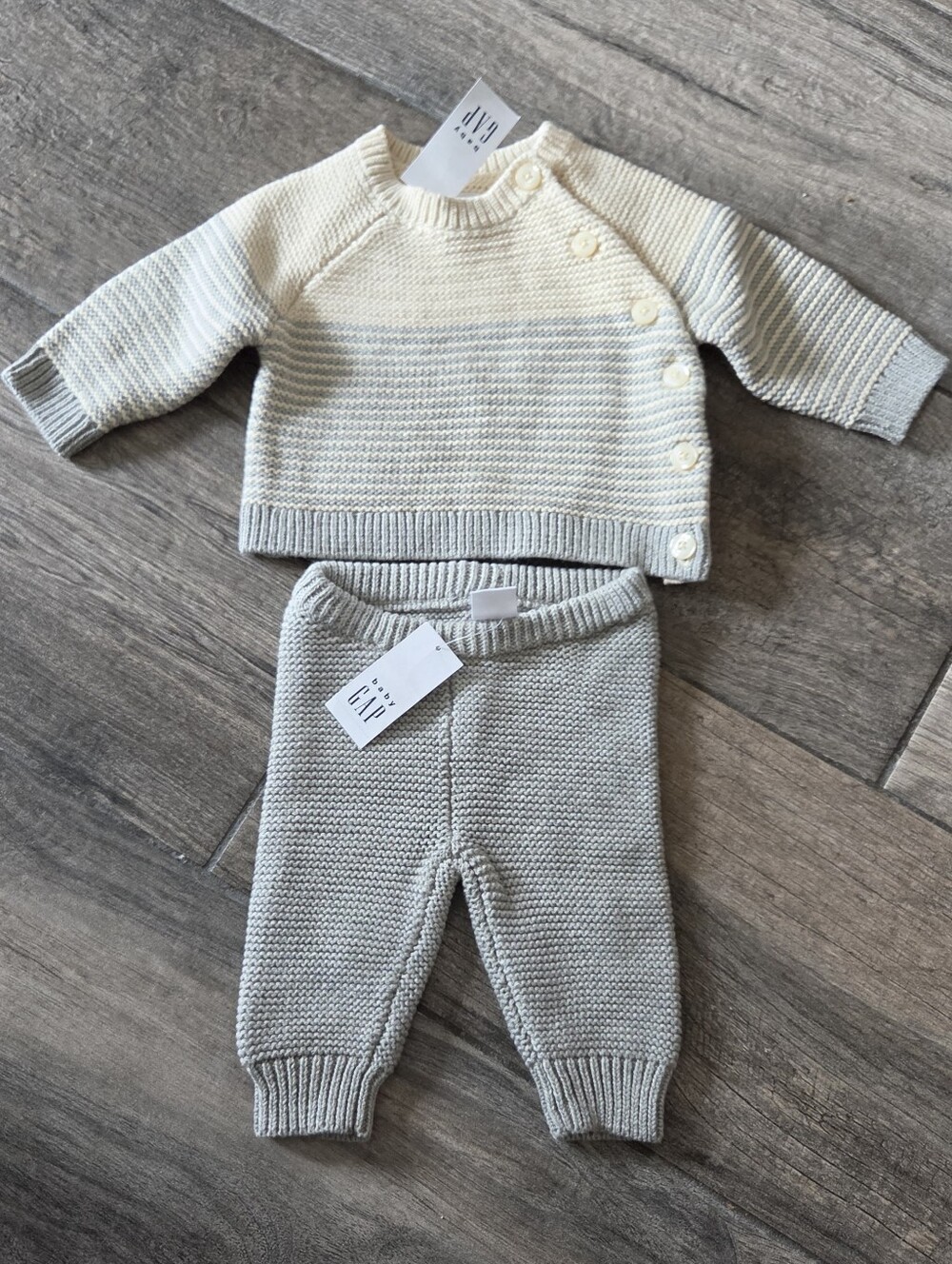 GAP Baby NWT Newborn Gray/ Cream Striped Cableknit Sweater and Pants Set